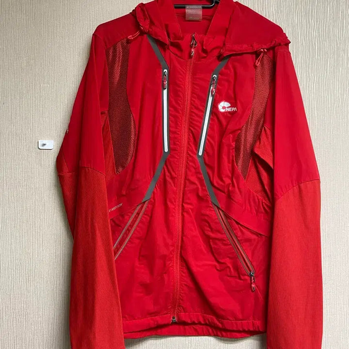 [BUNJANG] Nepa Windbreaker Jacket (Size 100) / 네파 간절기 바람막이 자켓100