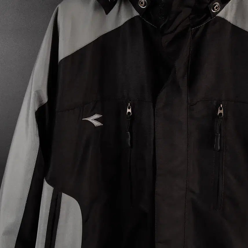 [BUNJANG] Diadora Black Windbreaker Jacket / 디아도라 블랙 바람막이