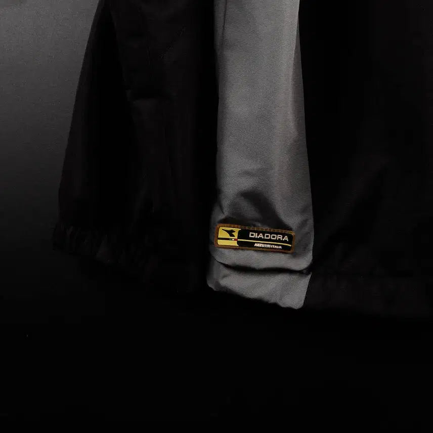 [BUNJANG] Diadora Black Windbreaker Jacket / 디아도라 블랙 바람막이