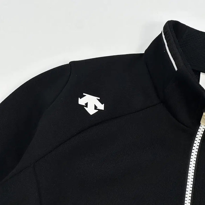 [BUNJANG] Descente Training Black Track Top Jersey (S) / 데상트 트레이닝 블랙 트랙탑 져지 (S 여성추천)