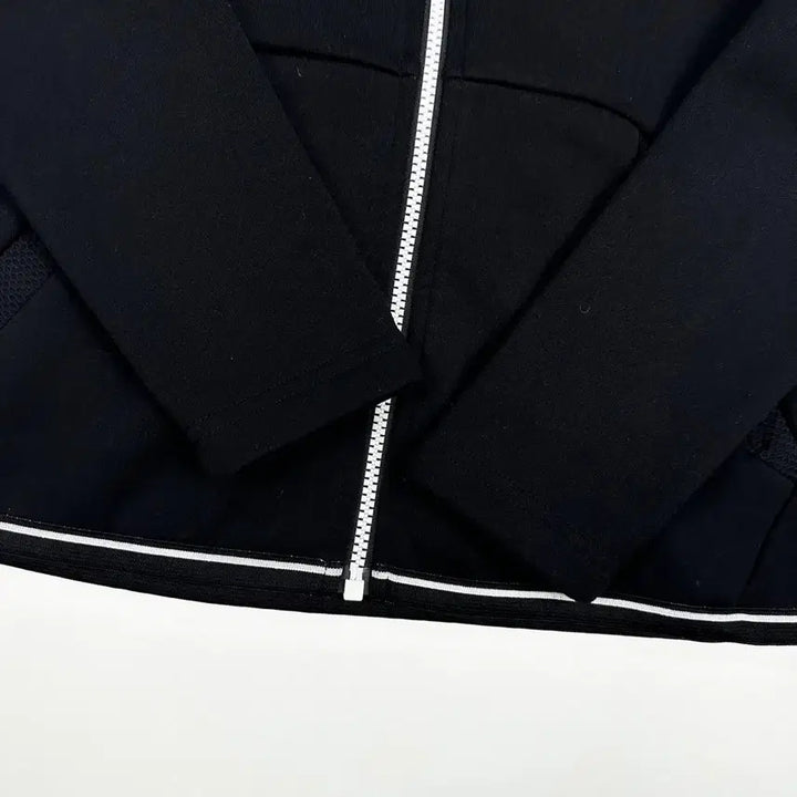 [BUNJANG] Descente Training Black Track Top Jersey (S) / 데상트 트레이닝 블랙 트랙탑 져지 (S 여성추천)