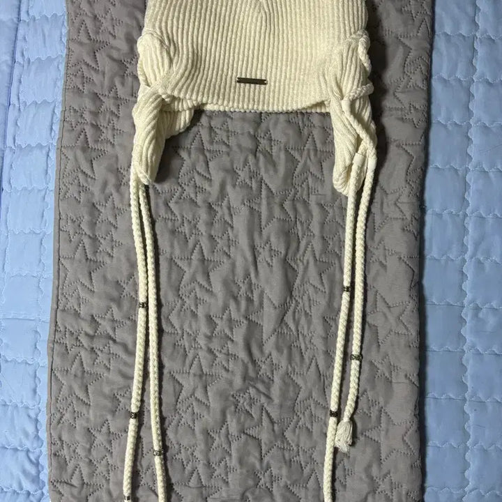 [BUNJANG] Jeongdo Earflap Beanie White / 정도 이어플랩 비니 화이트 EARFLAP DRAG BEANIE WHITE