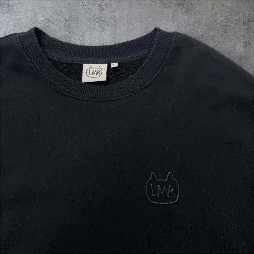 [BUNJANG] LMR Black Cat Logo Back-Printing Crewneck Sweatshirt / 엘엠알 LMR 블랙 캣로고 백프린팅 맨투맨 L
