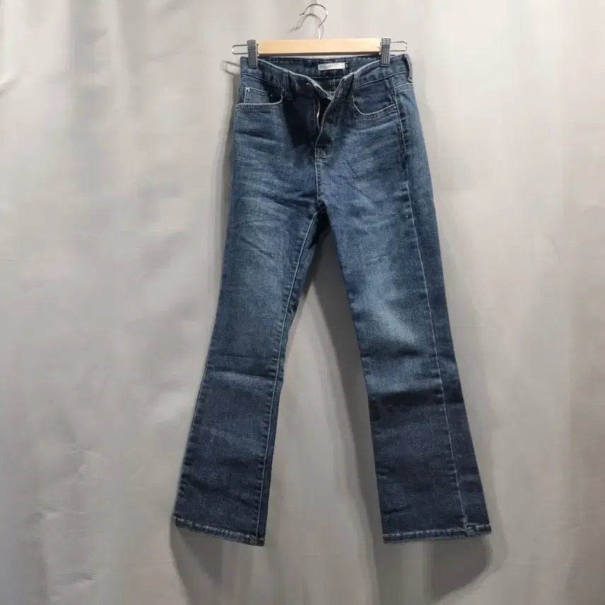 [BUNJANG] LIKEMENT Bootcut Jeans S Size / LIKEMENT 부츠컷 청바지 S