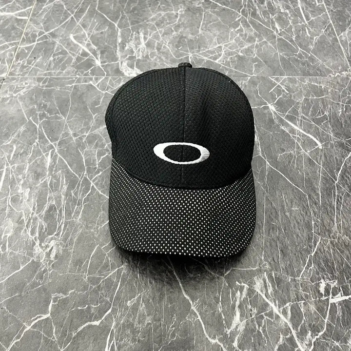 [BUNJANG] Oakley Icon Logo Vintage Mesh Cap / 오클리 아이콘 로고 빈티지 매쉬캡 블랙