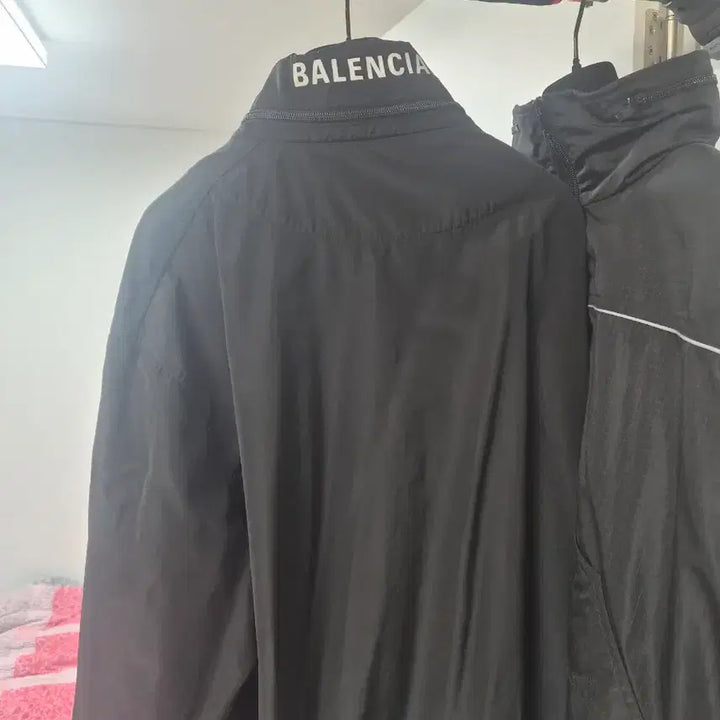 [BUNJANG] Balenciaga Windbreaker Jacket / 발렌시아가 바람막이