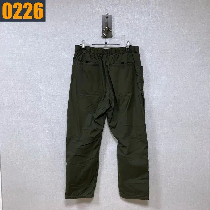 [BUNJANG] Uniqlo Heattech Khaki Pants / 31 UNIQLO 유니클로 히트텍 카키 바지