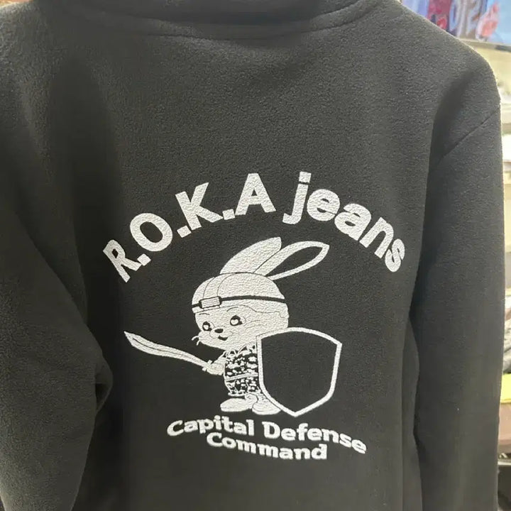 [BUNJANG] NewJeans Loca Police Apparel / 뉴진스 로카 폴리스