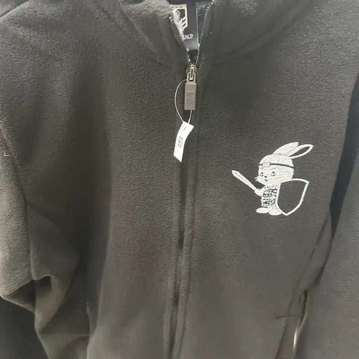 [BUNJANG] NewJeans Loca Police Apparel / 뉴진스 로카 폴리스