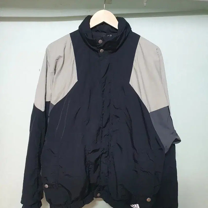 [BUNJANG] Adidas Windbreaker Jacket / 아디다스 바람막이 105