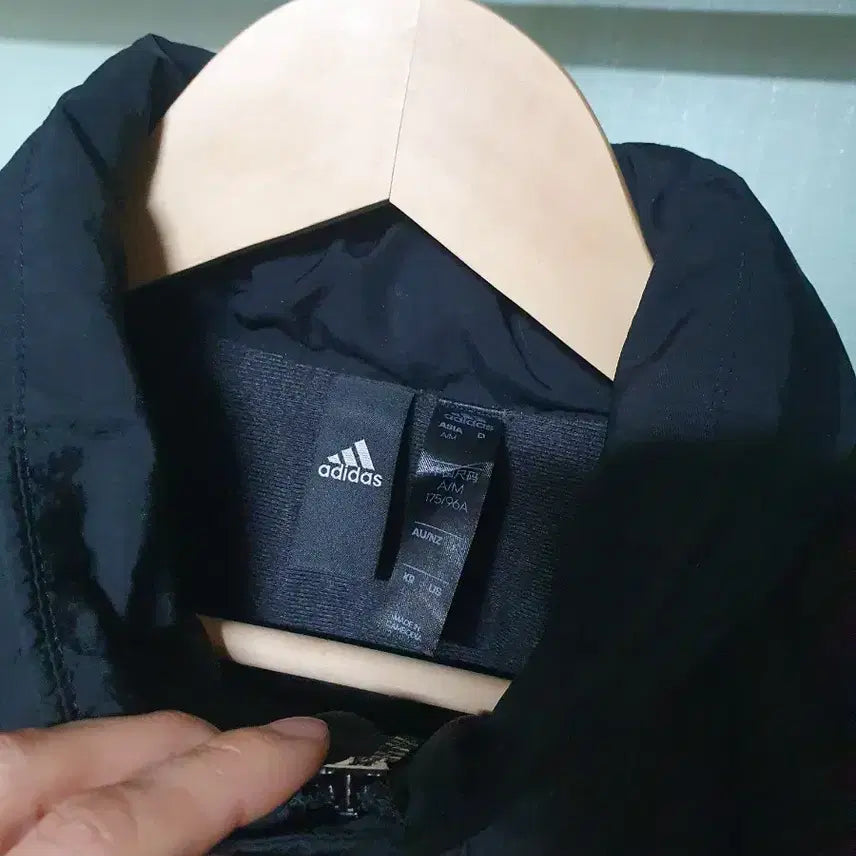 [BUNJANG] Adidas Windbreaker Jacket / 아디다스 바람막이 105