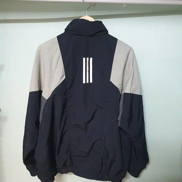 [BUNJANG] Adidas Windbreaker Jacket / 아디다스 바람막이 105
