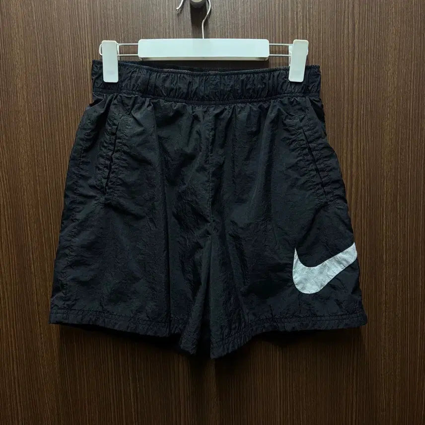 [SOLD OUT] 나이키 우븐 반바지 여성M