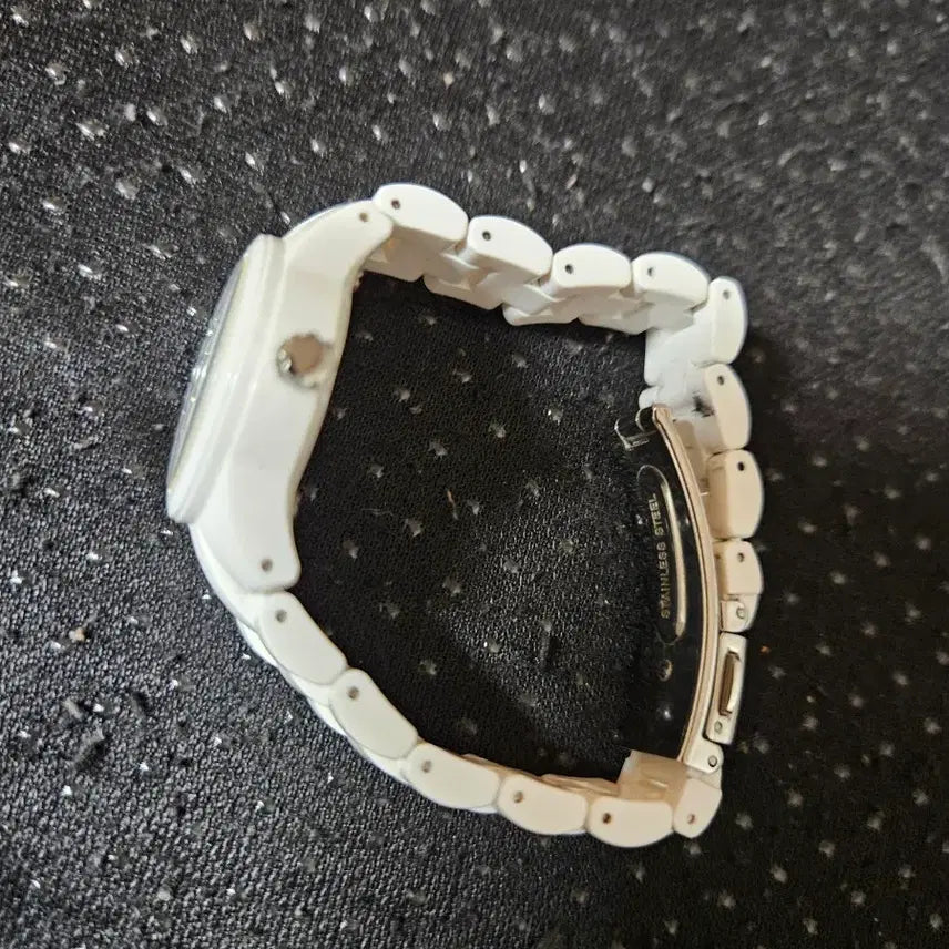 [BUNJANG] Guess Women's White Watch / 게스 여성 화이트 시계