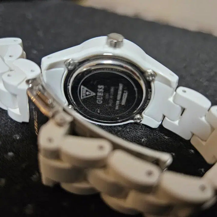 [BUNJANG] Guess Women's White Watch / 게스 여성 화이트 시계