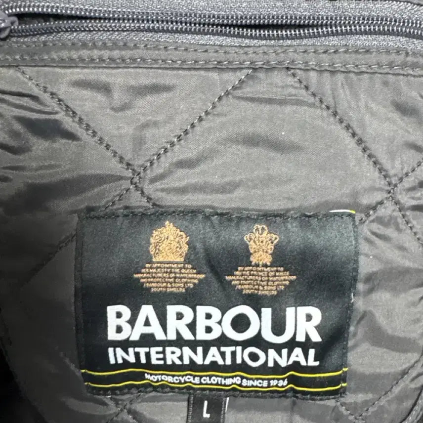 [BUNJANG] Barbour International Polar Quilted Jacket Charcoal Gray / 바버 인터네셔널 폴라 퀄팅 차콜그레이 L 팝니다.
