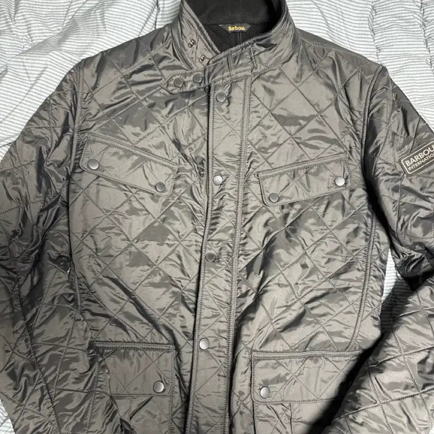 [BUNJANG] Barbour International Polar Quilted Jacket Charcoal Gray / 바버 인터네셔널 폴라 퀄팅 차콜그레이 L 팝니다.