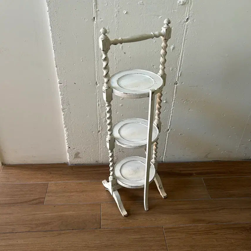 [BUNJANG] Vintage 3-Tier Cake Stand Shabby White Display Shelf / 빈티지 3단 케익스탠드 쉐비화이트 케이크접시렉장식선반엔틱앤틱