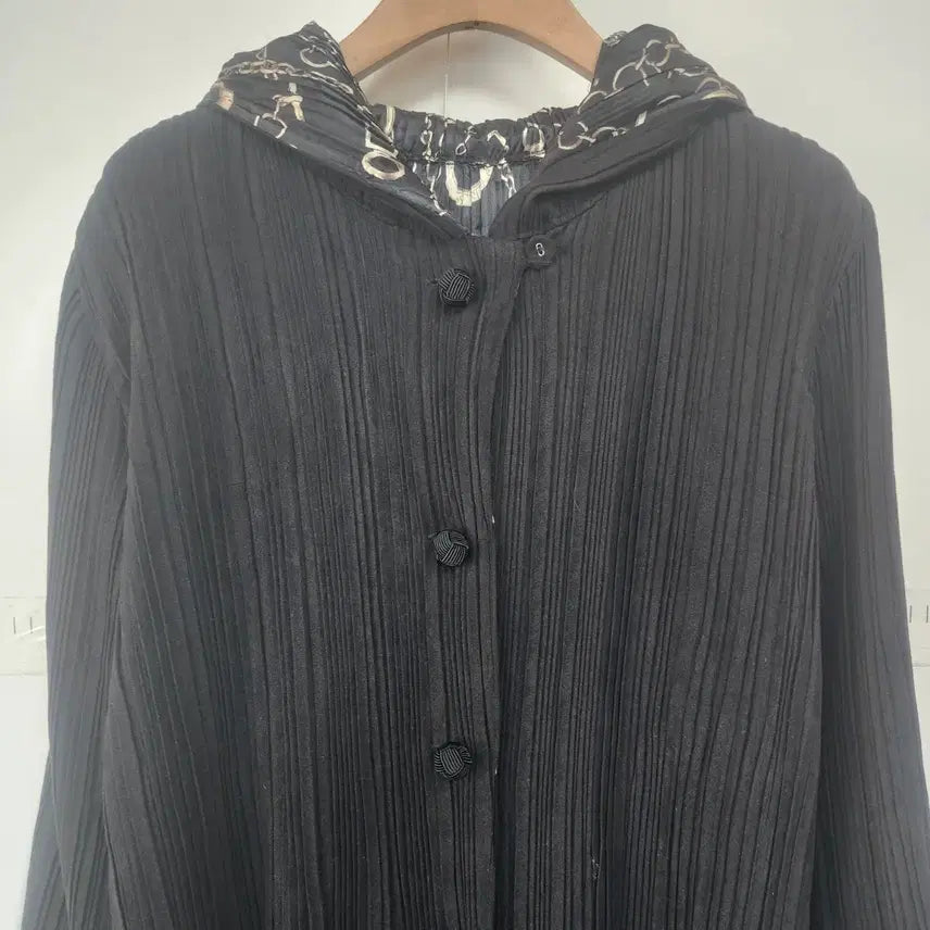 [BUNJANG] Black Pleated Trench Long Jacket / 플리츠 주름 트렌치 겸 블랙 롱 자켓