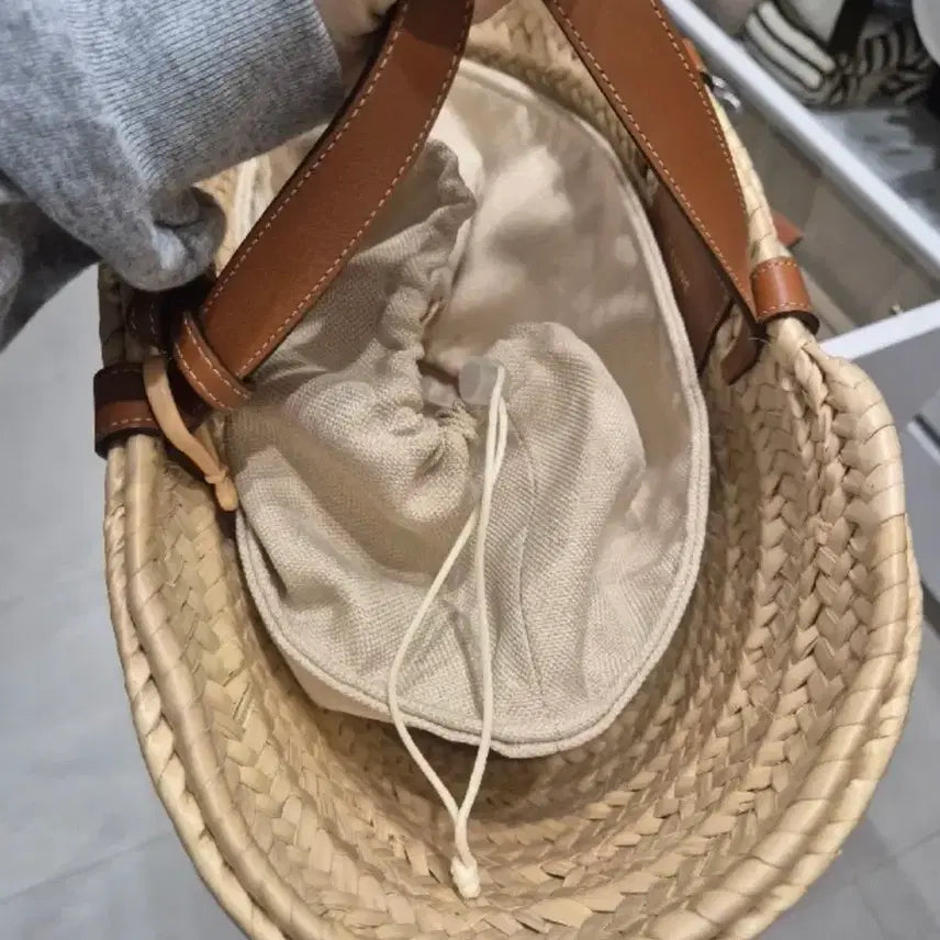 [BUNJANG] Celine Triomphe Raffia Rattan Bag / 셀린느 트리옹프 라피아 라탄백