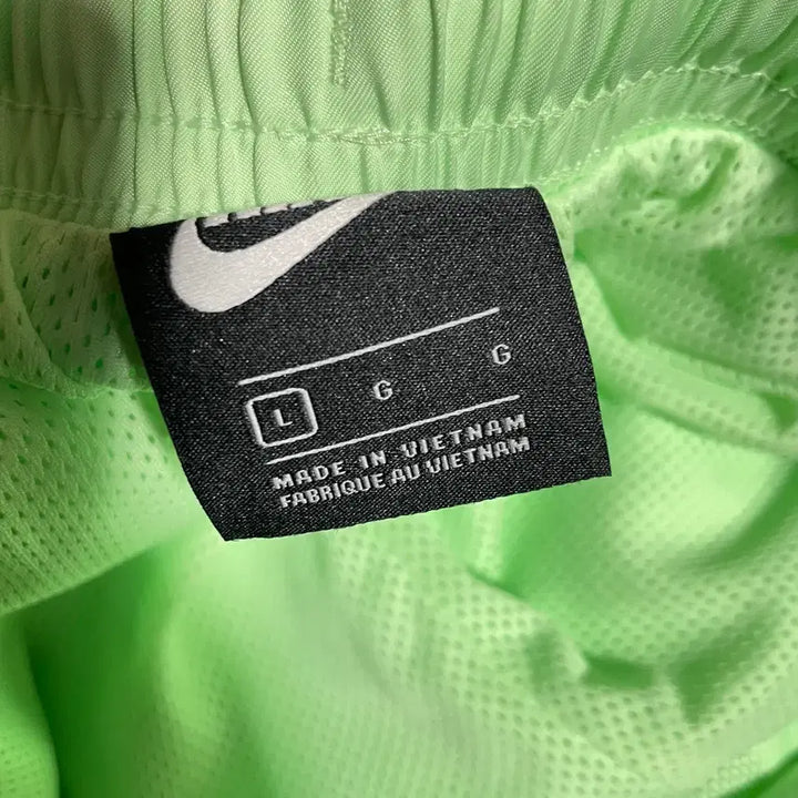 [BUNJANG] 나이키 스우시 반바지 형광 연두색 / 나이키 스우시 반바지 형광 연두색