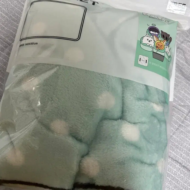 [BUNJANG] Ppulbatu Spao Blanket / (미사용) 뿔바투 스파오 담요 양도합니다!