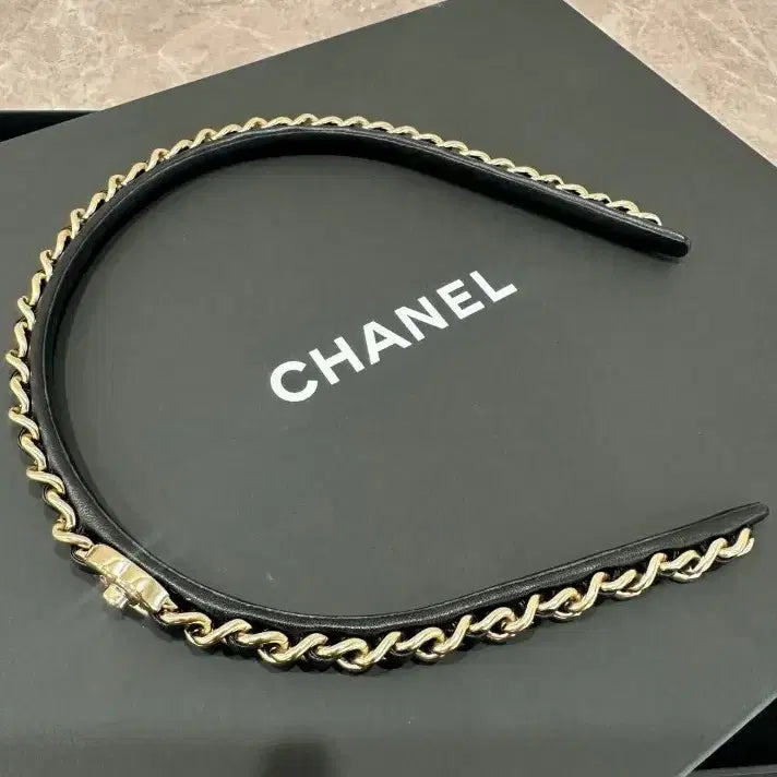 [BUNJANG] Chanel Logo Chain Hairband / 샤넬 로고체인 카츄샤