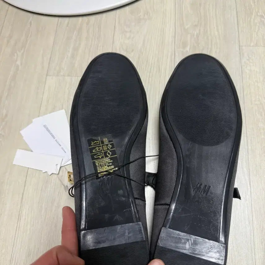 [BUNJANG] H&M Silk Flat Shoes (255) - New / H&M 실크플랫슈즈(255)새상품
