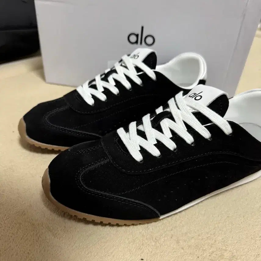 [SOLD OUT] (실사입니당)(새상품)ALO 선셋스니커즈 블랙(미국에서 직접낋여온)