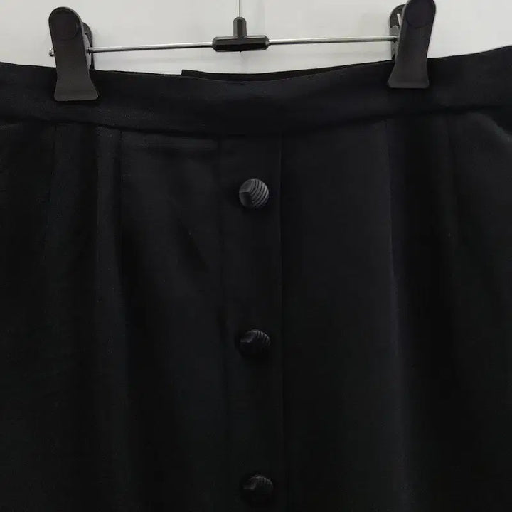 [BUNJANG] Vintage Button-Down Midi Skirt / [JAPAN MADE] 빈티지 올드머니 버튼다운 미디스커트