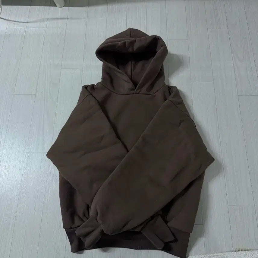 [BUNJANG] LAA 칸예 대선 브라운 s사이즈 / LAA 칸예 대선 브라운 s사이즈