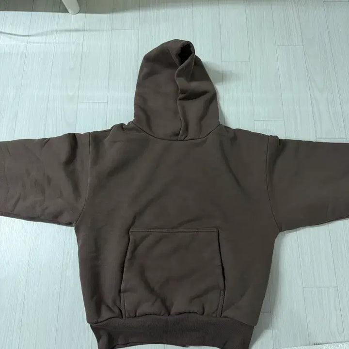 [BUNJANG] LAA 칸예 대선 브라운 s사이즈 / LAA 칸예 대선 브라운 s사이즈