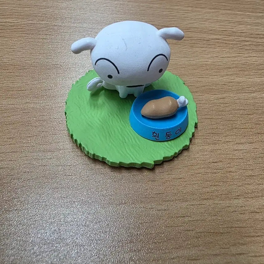 [BUNJANG] Crayon Shin-chan White Dog Figure / 짱구 흰둥이 피규어