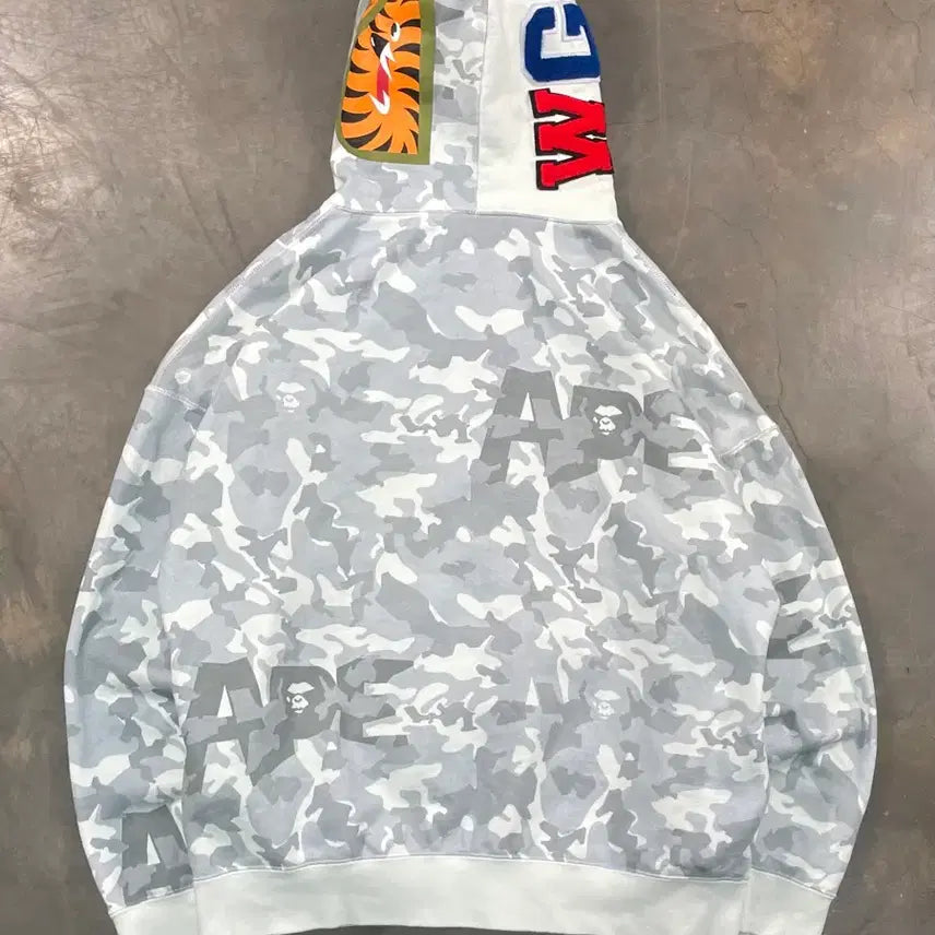 [BUNJANG] Bape Shark Camo Full Hooded Zip-up / 베이프 샤크 카모 풀 후드집업