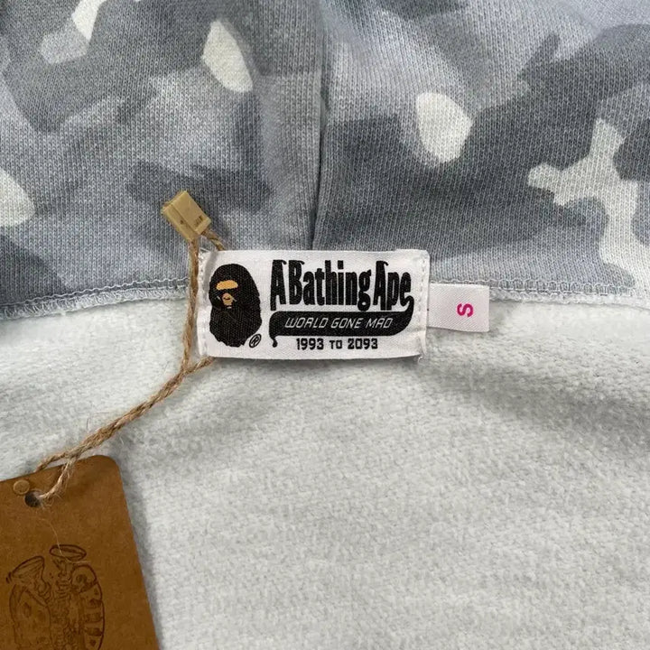 [BUNJANG] Bape Shark Camo Full Hooded Zip-up / 베이프 샤크 카모 풀 후드집업