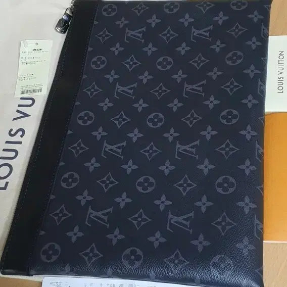 [BUNJANG] Louis Vuitton Eclipse Clutch Bag / 루이비통 이클립스 클러치/클러치백 정품S급(영수증O)