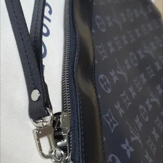 [BUNJANG] Louis Vuitton Eclipse Clutch Bag / 루이비통 이클립스 클러치/클러치백 정품S급(영수증O)