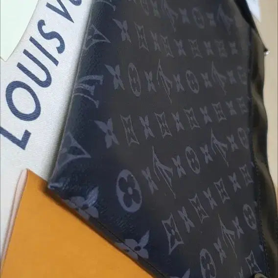 [BUNJANG] Louis Vuitton Eclipse Clutch Bag / 루이비통 이클립스 클러치/클러치백 정품S급(영수증O)
