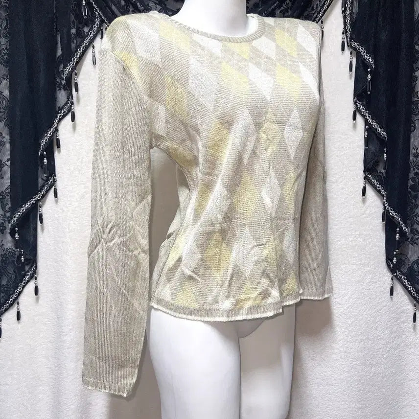 [BUNJANG] Romantic Girly Beige Argyle Knit Top / 라떼갸루 베이지 아가일 니트 로걀탑 로맨틱갸루 핀터 하구미 너드 하치