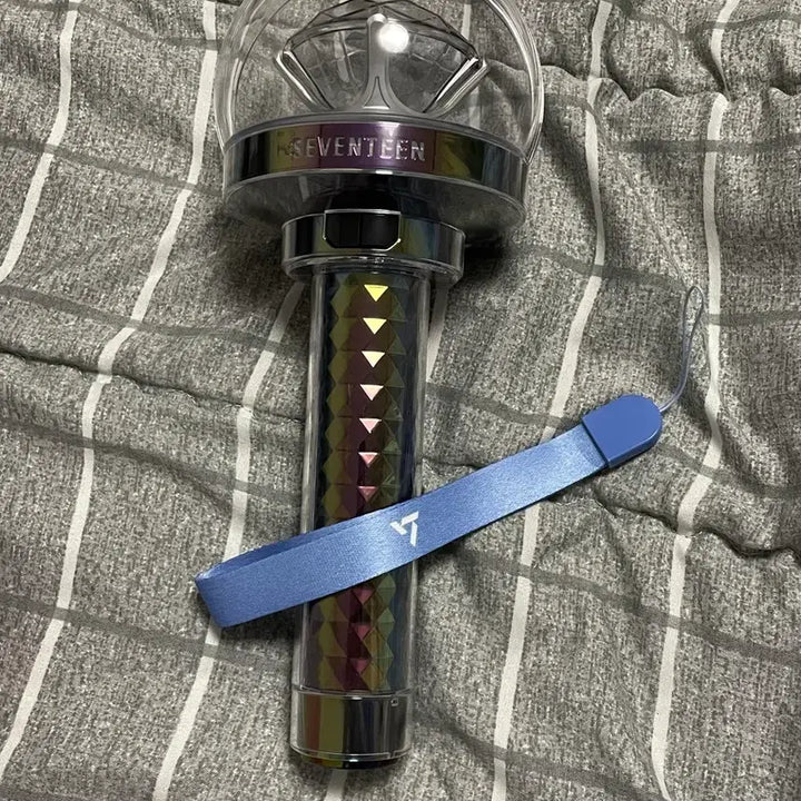 [BUNJANG] 세븐틴 응원봉 캐럿봉 ver3 판매 / 세븐틴 응원봉 캐럿봉 ver3 판매