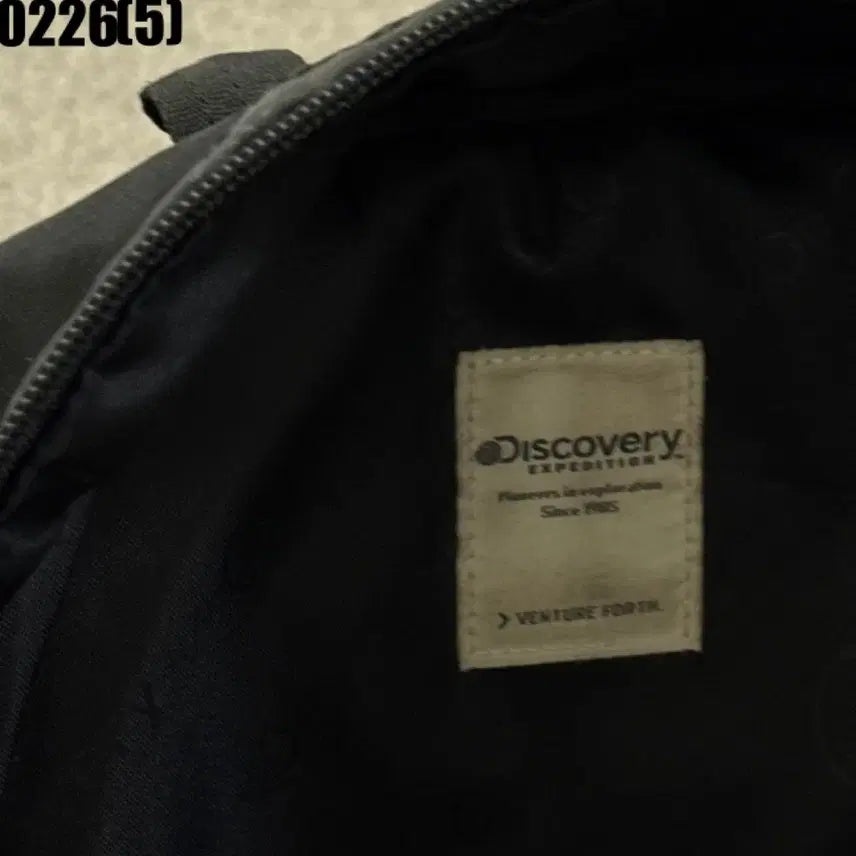 [BUNJANG] Discovery Black Backpack / 디스커버리 검정색 백팩 가방 0226