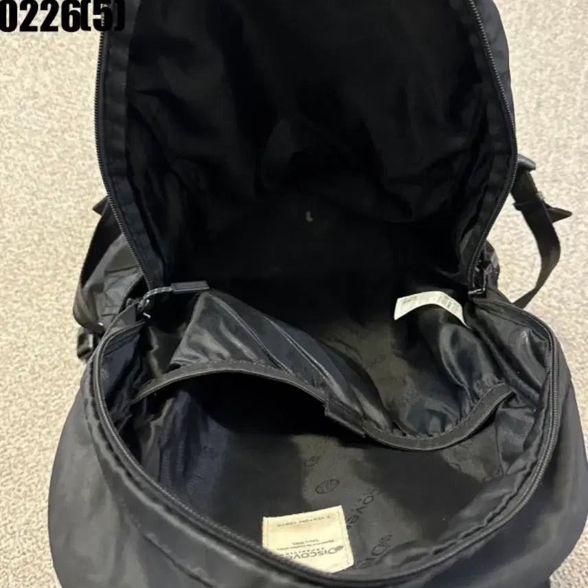 [BUNJANG] Discovery Black Backpack / 디스커버리 검정색 백팩 가방 0226