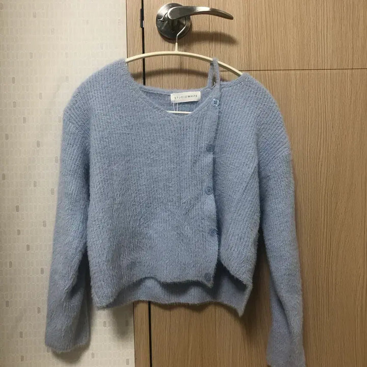 [BUNJANG] Unknown Soft Shoulder Strap Knit Top / 소라색 부들 어깨끈 니트(택O)