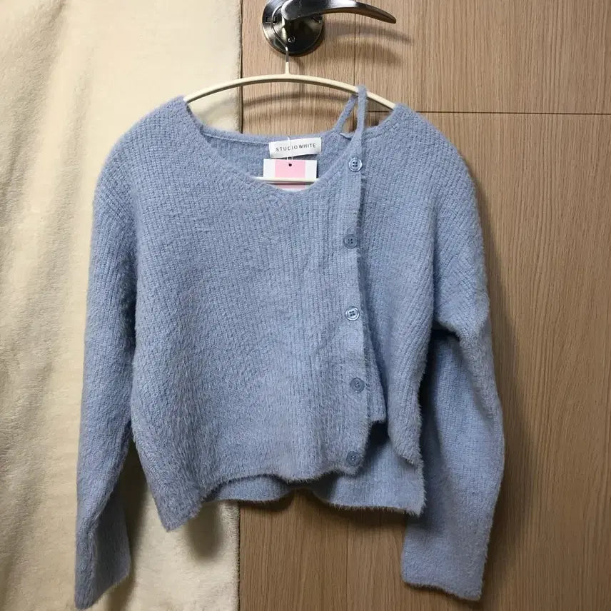 [BUNJANG] Unknown Soft Shoulder Strap Knit Top / 소라색 부들 어깨끈 니트
