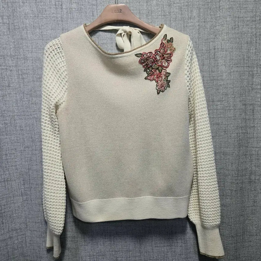 [BUNJANG] Egoist Flower Embroidered Wool Knit Sweater / 에고이스트 플라워 자수 울  니트  free