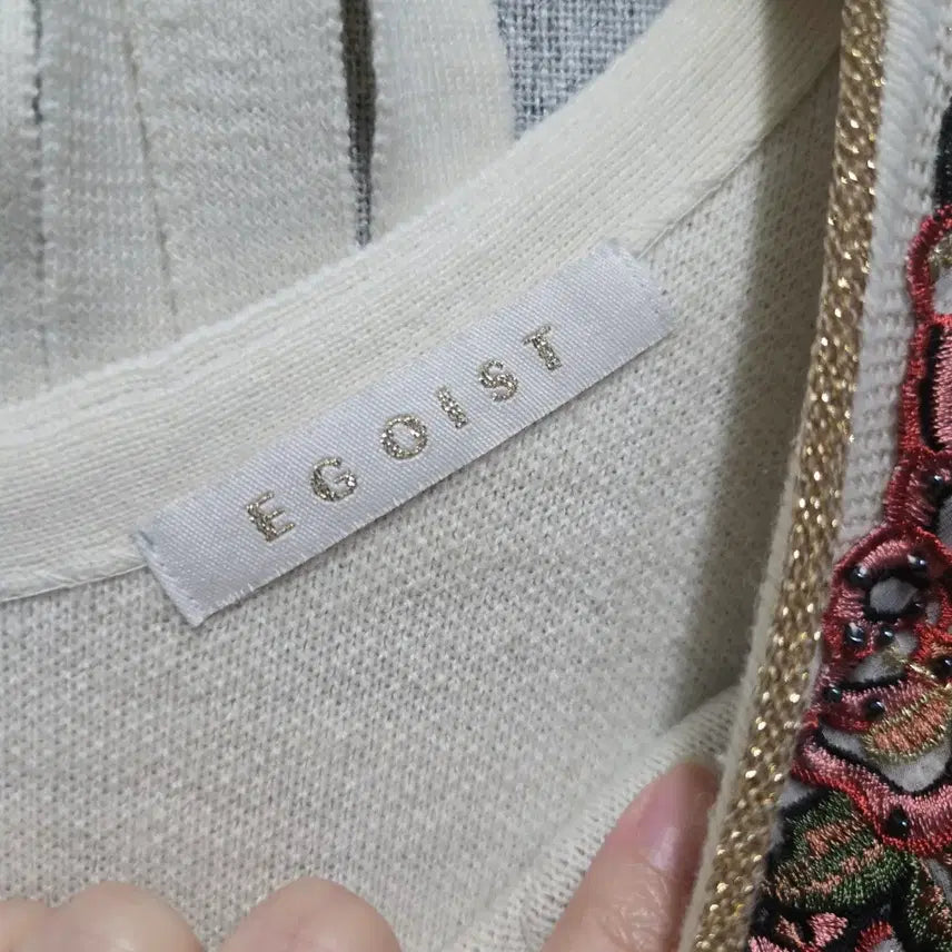 [BUNJANG] Egoist Flower Embroidered Wool Knit Sweater / 에고이스트 플라워 자수 울  니트  free