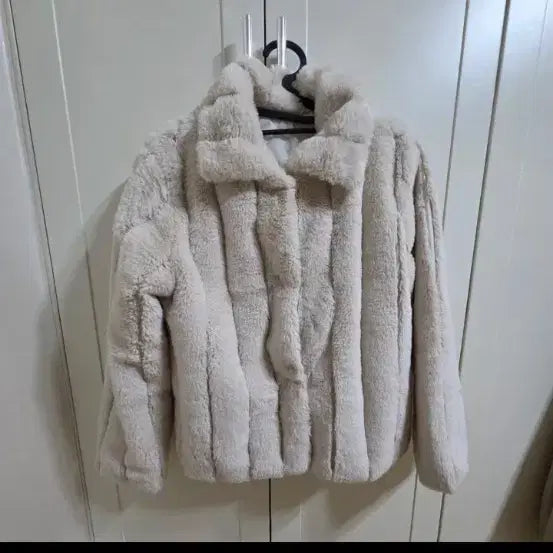 [BUNJANG] Ivory Fur Jacket / 아이보리색 퍼 자켓