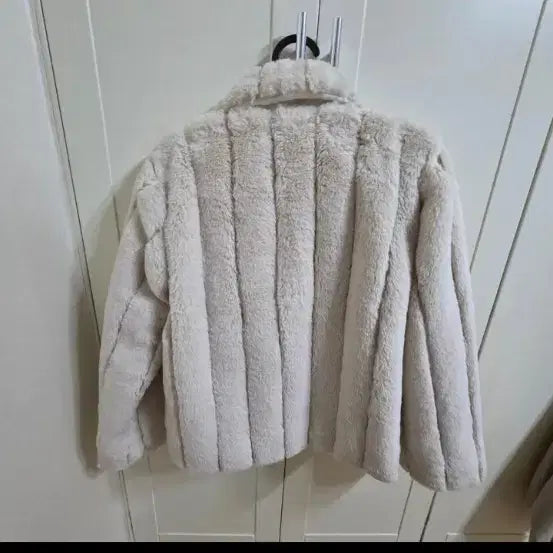 [BUNJANG] Ivory Fur Jacket / 아이보리색 퍼 자켓