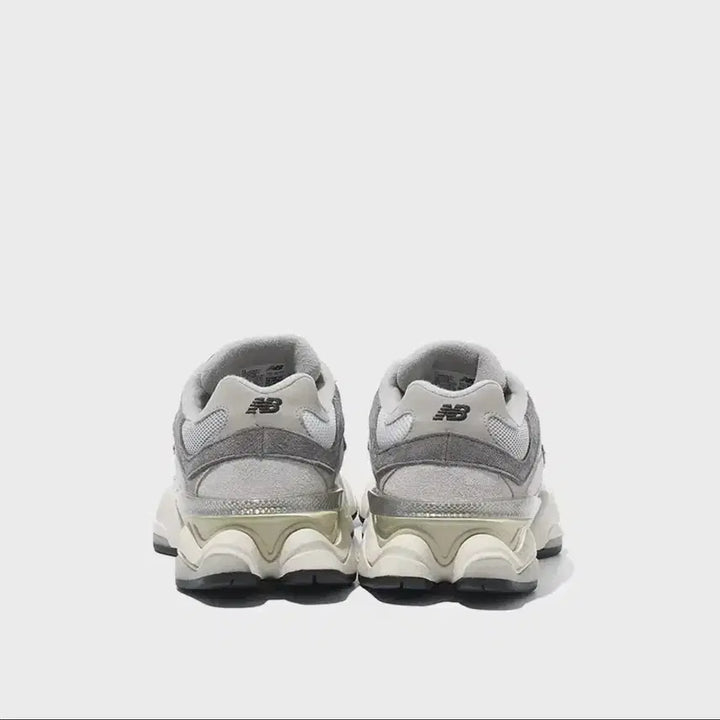 [BUNJANG] New Balance 9060 Gray Sneakers / 정품 뉴발란스 9060 회색  245