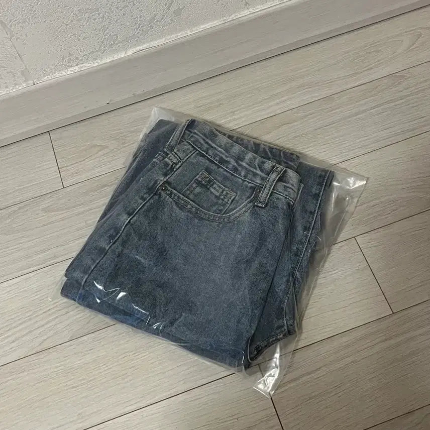 [BUNJANG] Light Wash Denim Wide Pants / (새상품) 연청 데님 와이드 팬츠